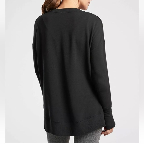 Athleta black COASTER LUXE SWEATSHIRT thumbholes pullover top - Picture 2 of 7